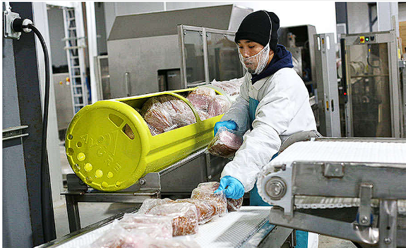 worker packing goods